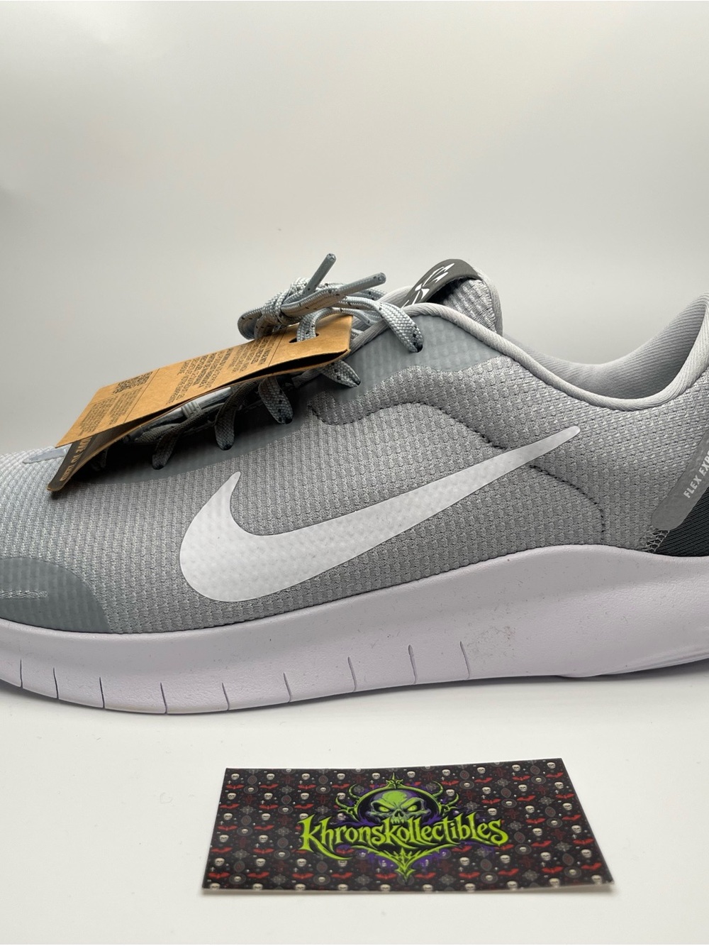 Nike Flex Experience Run 12 Men’s Low Top Lace-Up Mesh Sneakers Wolf Grey
